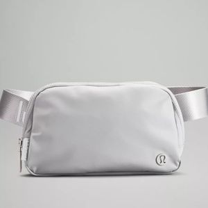 Lululemon everywhere belt bag 1L